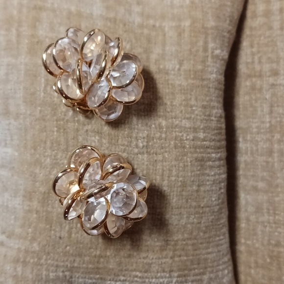 Gold Tone Bezel Set Clear Rhinestone Cluster Post Earrings - Picture 1 of 8